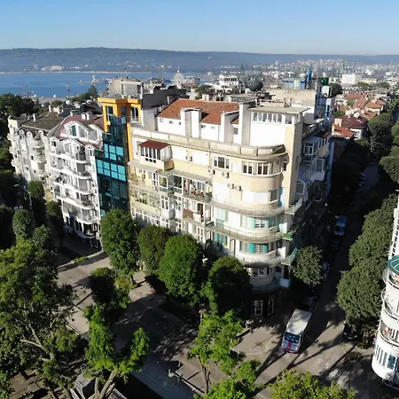 Luxury Seaside Апартамент